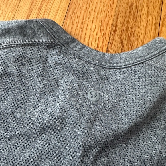 LULULEMON Mens Gray Henley Long Sleeve Tee - Picture 6 of 6